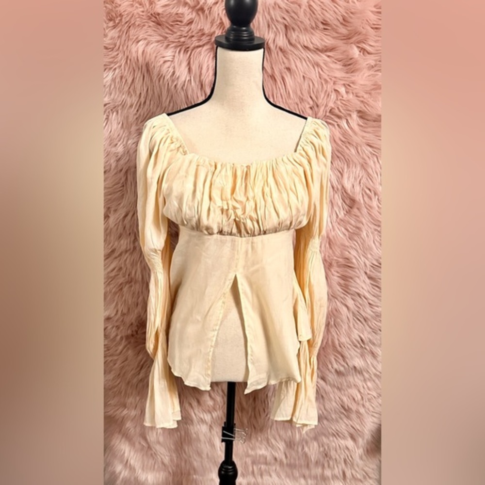 Elegant square neck blouse